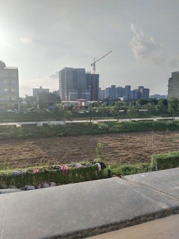 Master Bedroom in 3 BHK Builder Floor at BPTP District Phase 2, Sector 84 – for Sale