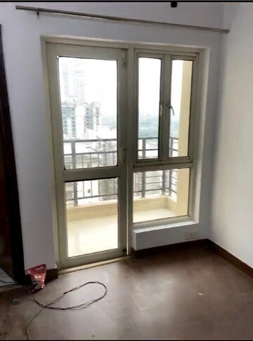 2 BHK Apartment For Rent in Nimbus The Golden Palm, Sector 168