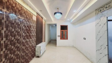 Room in 3 BHK Builder Floor at Sector 73 – for Sale