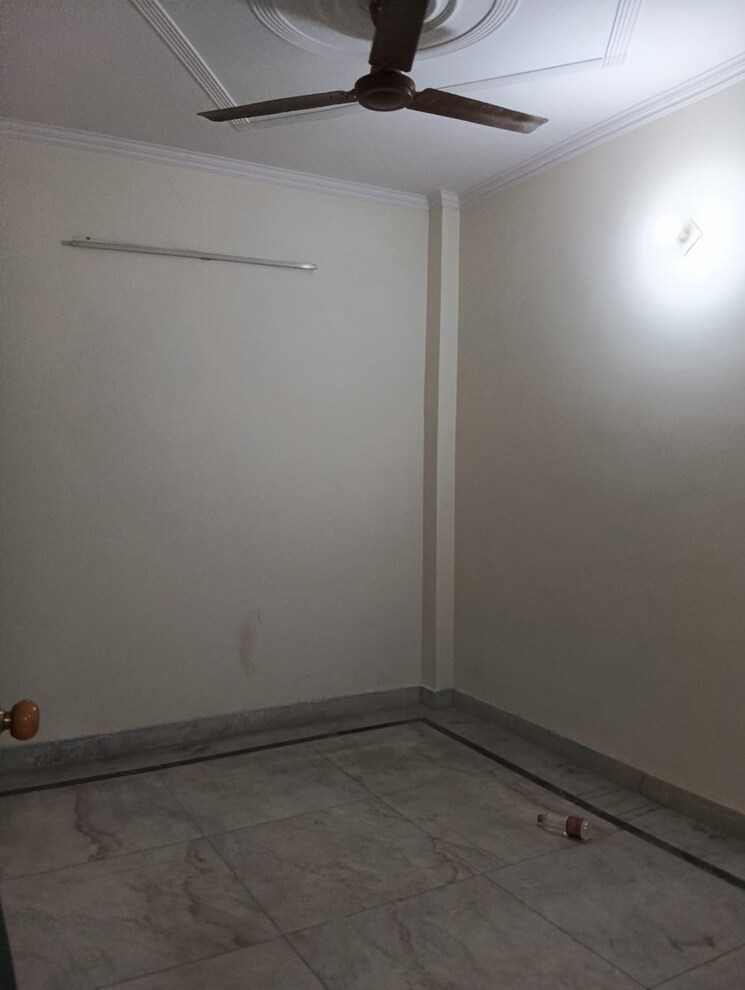 Room, rohini sector 25 2 Bedroom 700 Sq.Ft. Builder Floor In Rohini Sector 25 Delhi 7612062
