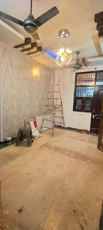 Parking in 3 BHK Builder Floor at Rohini Sector 25 – for Sale