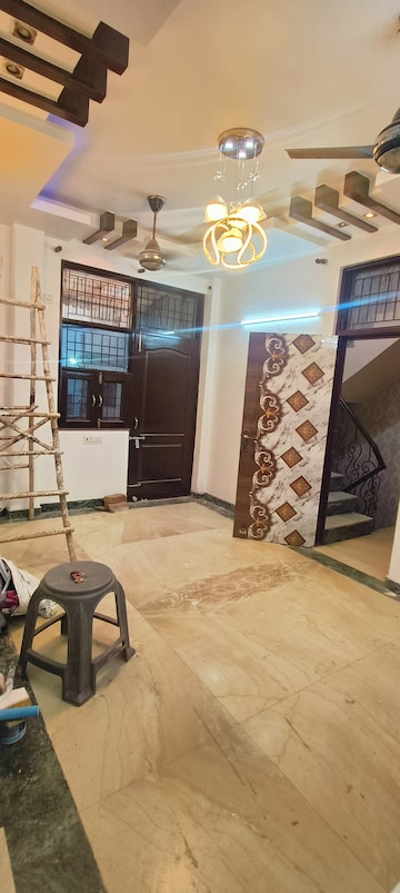 Parking in 3 BHK Builder Floor at Rohini Sector 25 – for Sale