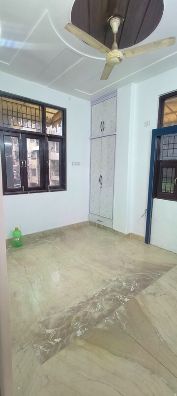 Room in 3 BHK Builder Floor at Rohini Sector 25 – for Sale