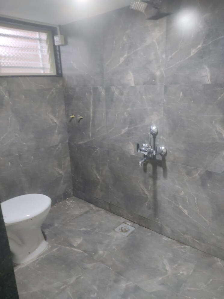 Bathroom, shapoorji-pallonji-sarova 3 Bedroom 1076 Sq.Ft. Apartment In Kandivali East Mumbai 7612114
