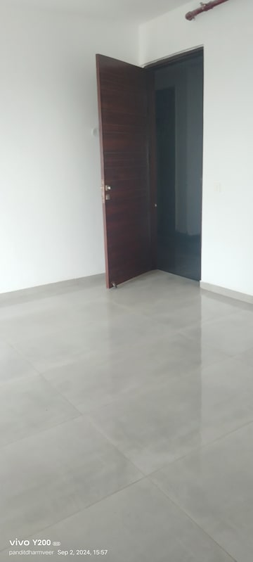 Room in 2 BHK Apartment at Eldeco Live By The Greens, Sector 150 – for Sale