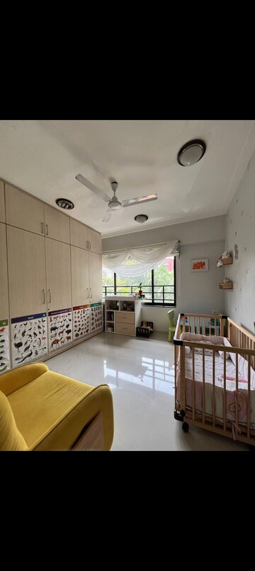 Master Bedroom in 3 BHK Apartment at Satguru Flying Carpet, Khar West – for Sale