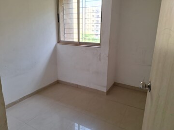 Room in 1.5 BHK Apartment at Lodha Casa Rio, Dombivli East – for Sale