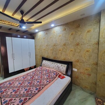 रेसिडेंशियल बिल्डर फ्लोर वर्ग यार्ड फॉर रेंट इन रामा पार्क दिल्ली  7612897