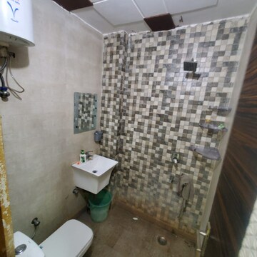 रेसिडेंशियल बिल्डर फ्लोर वर्ग यार्ड फॉर रेंट इन रामा पार्क दिल्ली  7612897