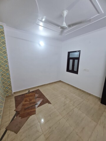 Room in 2 BHK Builder Floor at Dwarka Mor – for Sale