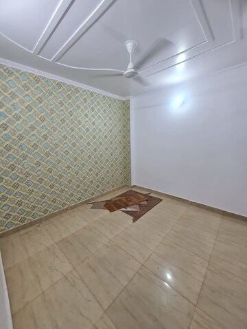 Room in 2 BHK Builder Floor at Dwarka Mor – for Sale