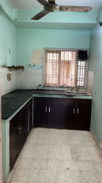 रेसिडेंशियल घर वर्ग फुट फॉर रेंट इन सेक्टर 12 नोएडा  7613402