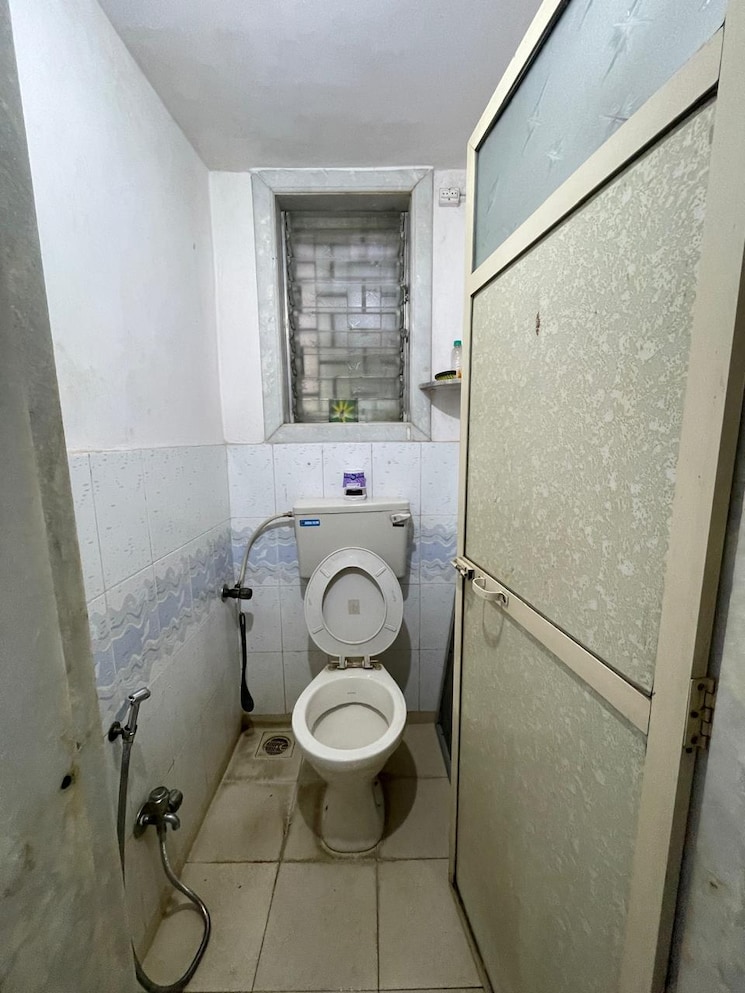 Bathroom, dahisar west 1 Bedroom 410 Sq.Ft. Apartment In Dahisar West Mumbai 7613456