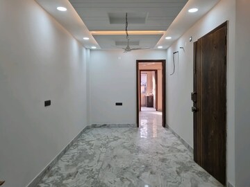 Room in 2 BHK Builder Floor at Dwarka Mor – for Rent