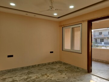 Room in 2 BHK Builder Floor at Dwarka Mor – for Rent