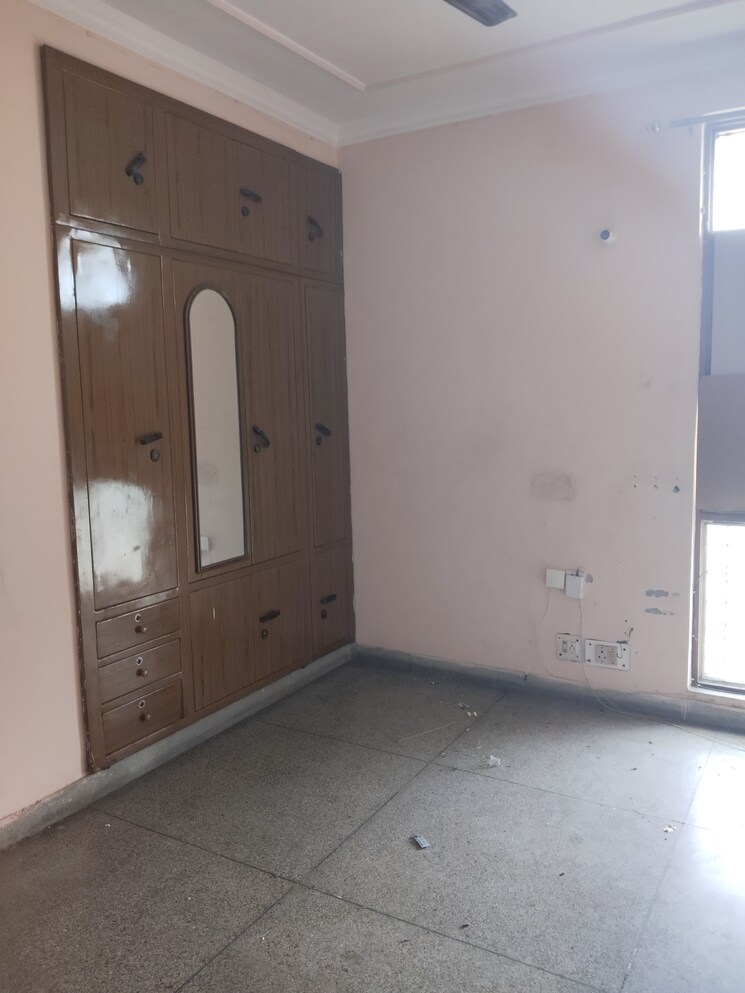 Room, ip extension 3 Bedroom 1200 Sq.Ft. Apartment In Ip Extension Delhi 7614216