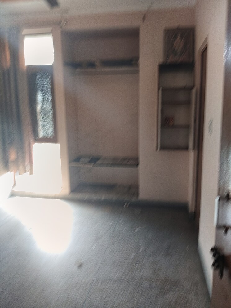 Room, ip extension 3 Bedroom 1200 Sq.Ft. Apartment In Ip Extension Delhi 7614216