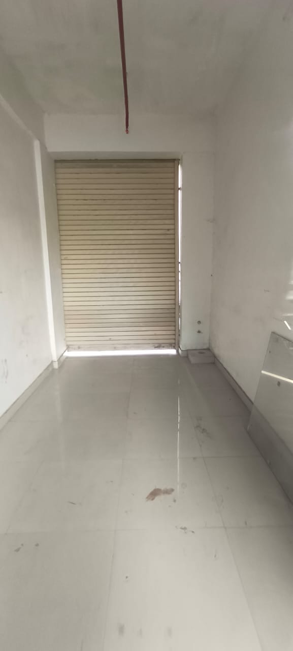 Rental Commercial Shop 1750 Sq.Ft. in AIMS Central Plaza, Noida Ext