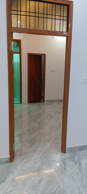 Room in 3 BHK Independent House at Jankipuram Extension – for Sale