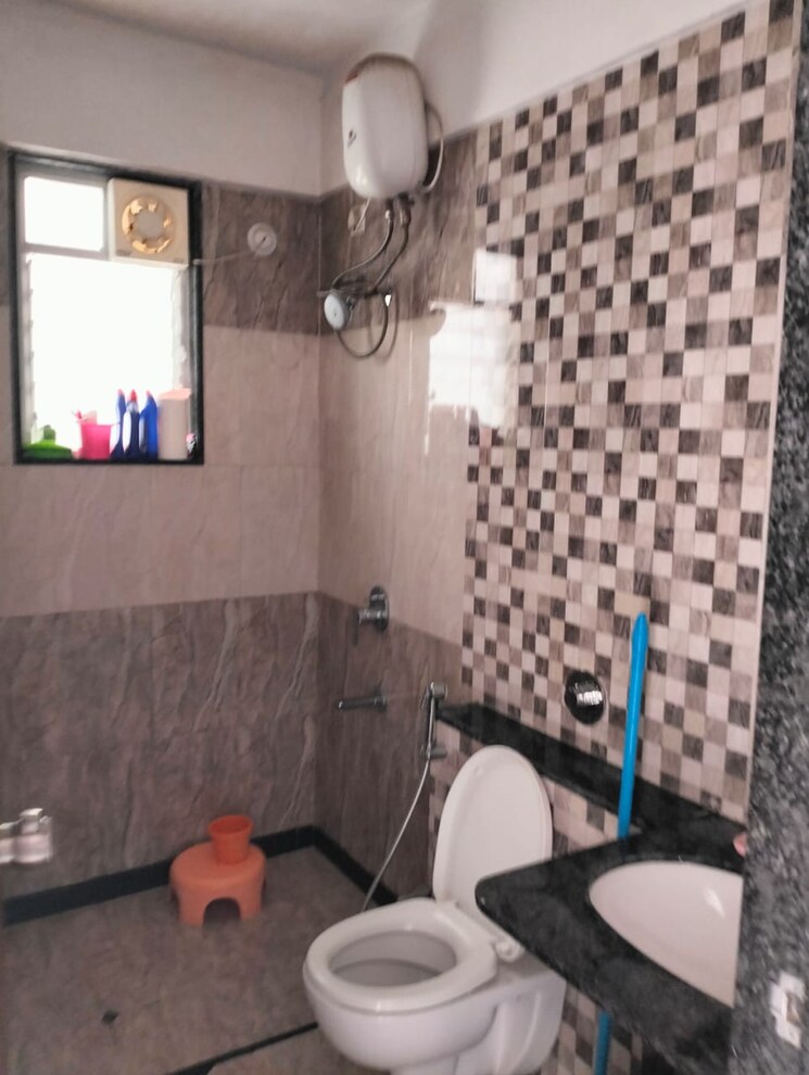Bathroom, atul-nilaya 3 Bedroom 1350 Sq.Ft. Apartment In Katraj Pune 7614698