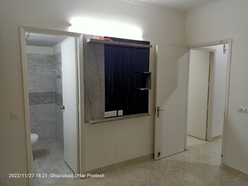 Room in 3 BHK Apartment at Gaurs Siddhartham, Siddharth Vihar – for Sale