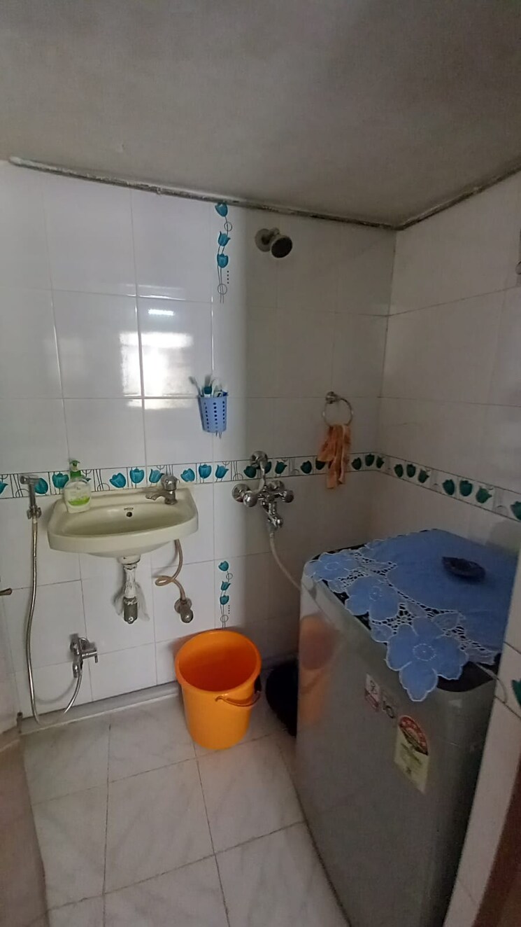 Bathroom, krishna-vastu-apartment 2 Bedroom 700 Sq.Ft. Apartment In Malad West Mumbai 7614770