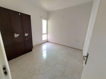 Room in 2 BHK Apartment at Gaurs Siddhartham, Siddharth Vihar – for Sale