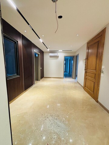 Room in 4 BHK Builder Floor at Sushant Lok 2, Sector 57 – for Sale