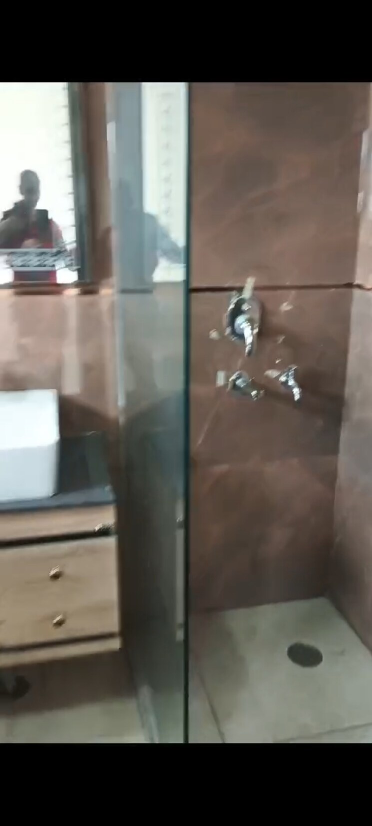 Attached Bathroom, sector 77 3 Bedroom 250 Sq.Yd. Builder Floor In Sector 77 Faridabad 7614903