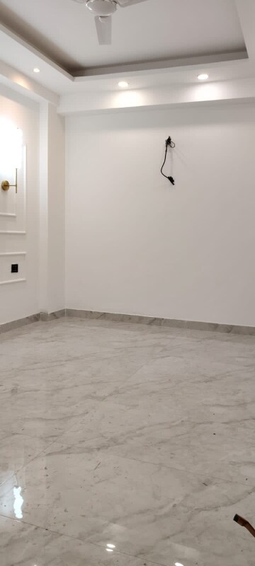 Room in 3 BHK Builder Floor at Chattarpur – for Sale