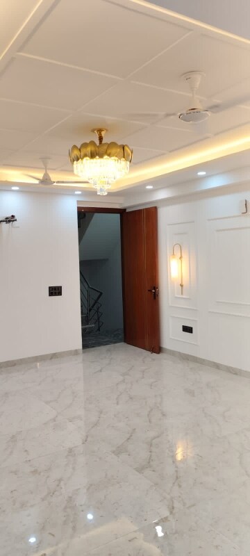 Room in 3 BHK Builder Floor at Chattarpur – for Sale