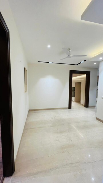 Room in 4 BHK Builder Floor at Sushant Lok 2, Sector 57 – for Sale