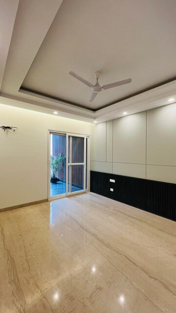 Room in 4 BHK Builder Floor at Sushant Lok 2, Sector 57 – for Sale