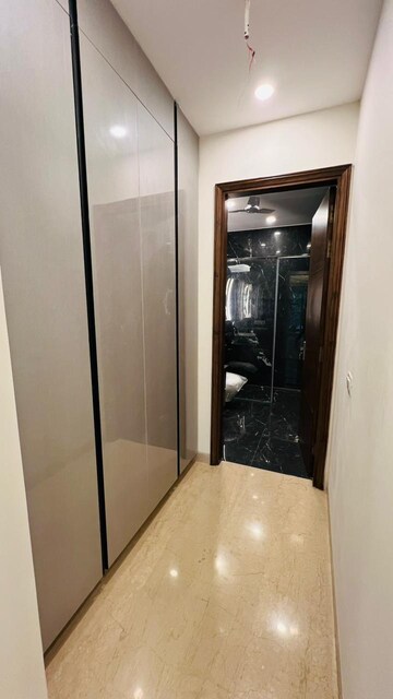 Building Lobby in 4 BHK Builder Floor at Sushant Lok 2, Sector 57 – for Sale