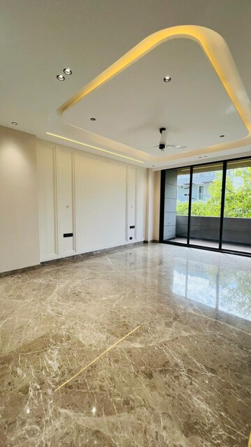 Room in 4 BHK Builder Floor at Huda CGHS, Sector 56 – for Sale