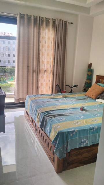 Bedroom in 3 BHK Independent House at BPTP Amstoria, Sector 102 – for Sale