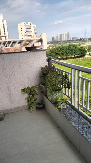 Balcony in 3 BHK Independent House at BPTP Amstoria, Sector 102 – for Sale
