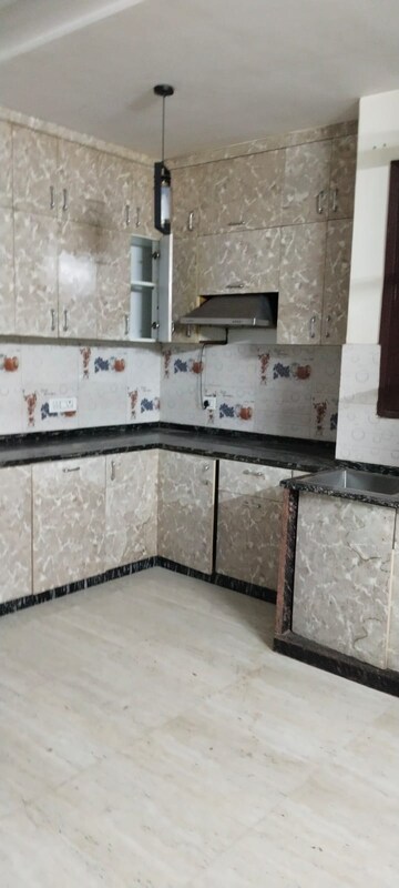 रेसिडेंशियल बिल्डर फ्लोर वर्ग फुट फॉर रेंट इन न्यू कालोनी गुड़गांव  7615837