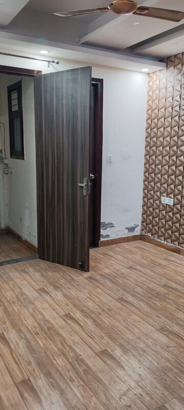 रेसिडेंशियल बिल्डर फ्लोर वर्ग फुट फॉर रेंट इन न्यू कालोनी गुड़गांव  7615837