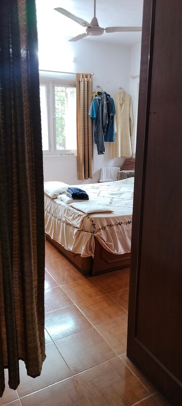 Bedroom in 2.5 BHK Apartment at Lokhandwala Complex, Andheri West – for Sale
