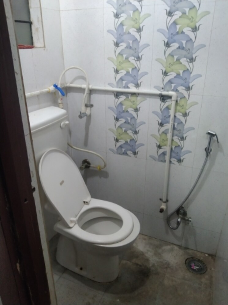 Bathroom, mittal-one-place-fc-road 1 Bedroom 600 Sq.Ft. Apartment In Fergusson College Road Pune 7616655