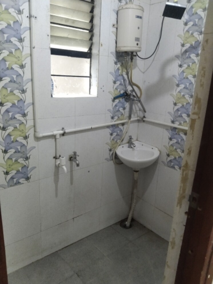Bathroom, mittal-one-place-fc-road 1 Bedroom 600 Sq.Ft. Apartment In Fergusson College Road Pune 7616655