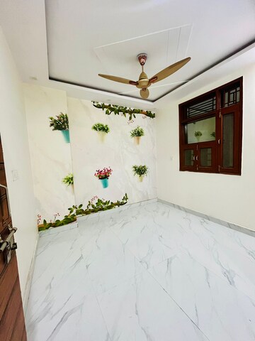 रेसिडेंशियल बिल्डर फ्लोर वर्ग फुट फॉर रेंट इन द्वारका मोर दिल्ली  7616664