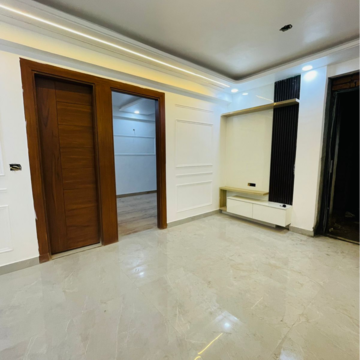 Room in 3 BHK Apartment at Sector 104 – for Sale