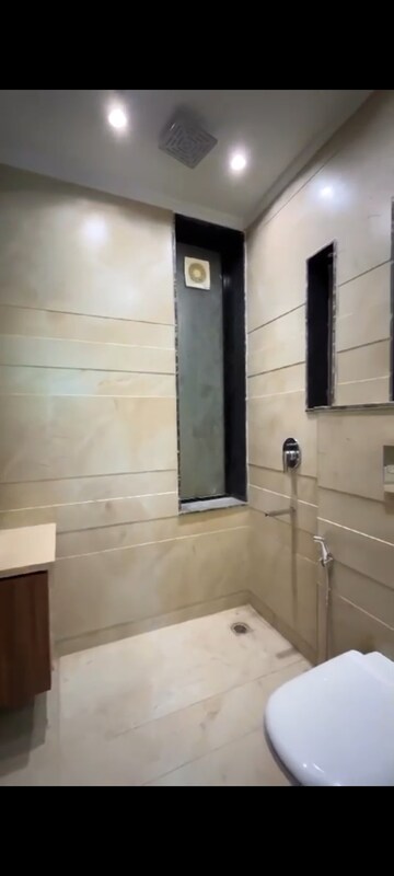 Bathroom in 3.5 BHK Builder Floor at DLF Royale Residences, Dlf Phase I – for Sale