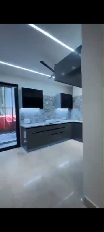 Kitchen in 3.5 BHK Builder Floor at DLF Royale Residences, Dlf Phase I – for Sale