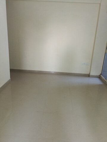 Room in 2 BHK Apartment at Conscient Habitat 78, Sector 78 – for Sale