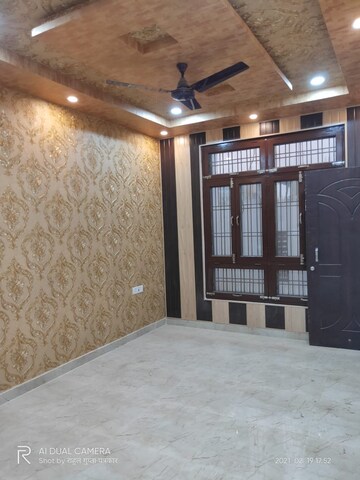 Room in 2 BHK Villa at Gomti Nagar – for Sale
