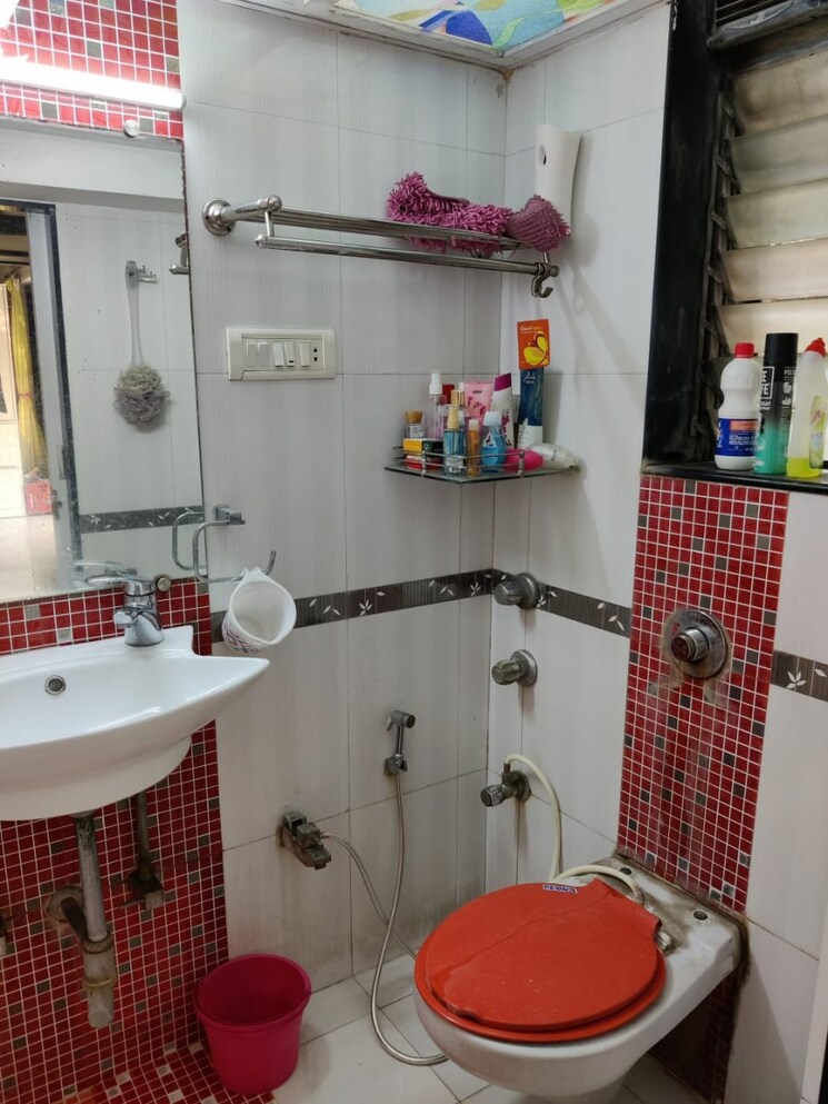 Bathroom, siddhartha-darshan-chs 2 Bedroom 1150 Sq.Ft. Apartment In Naupada Thane 7617901