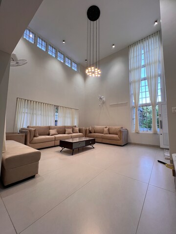 Living Room in 4 BHK Independent House at Maradu – for Rent